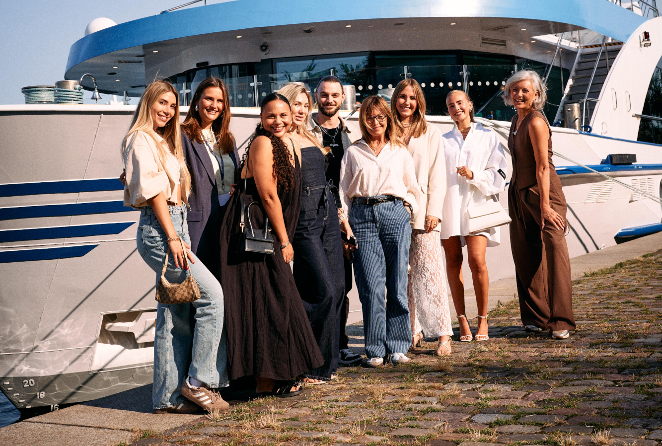 Das stylink Team mit Influencern (Foto: Tim Terhörst/stylink) Das stylink Team mit Influencern (Foto: Tim Terhörst/stylink)