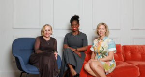 Accenture Song übernimmt Creator- und Social-Agentur Whalar Whalar Co-CEO Emma Harman, Accenture Song CEO Ndidi Oteh und Whalar Co-CEO Jo Cronk (von links, Foto: Accenture)