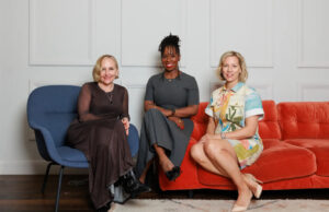 Accenture Song übernimmt Creator- und Social-Agentur Whalar Whalar Co-CEO Emma Harman, Accenture Song CEO Ndidi Oteh und Whalar Co-CEO Jo Cronk (von links, Foto: Accenture)