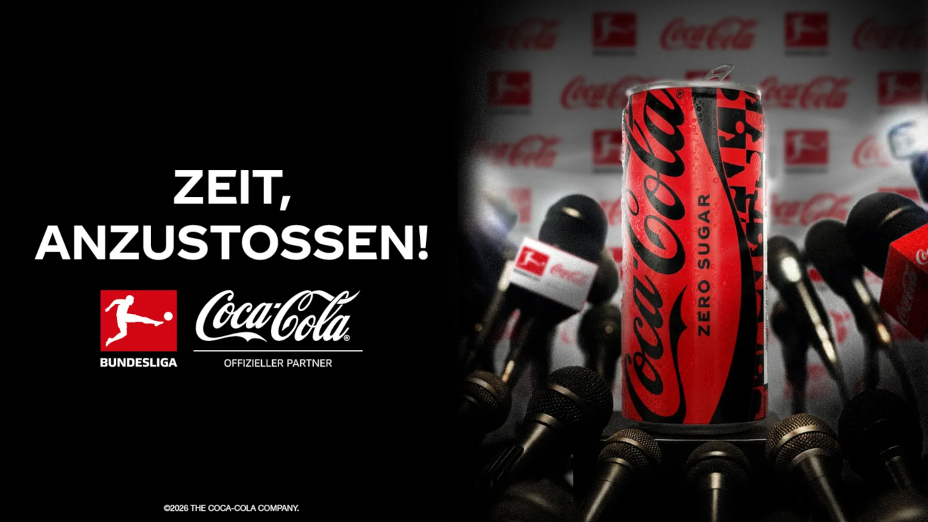 Nach zehn Jahren Pause steigt Coca-Cola Deutschland wieder als offizieller Partner in das Bundesliga-Sponsoring ein (Foto: Coca-Cola Deutschland) Nach zehn Jahren Pause steigt Coca-Cola Deutschland wieder als offizieller Partner in das Bundesliga-Sponsoring ein (Foto: Coca-Cola Deutschland)